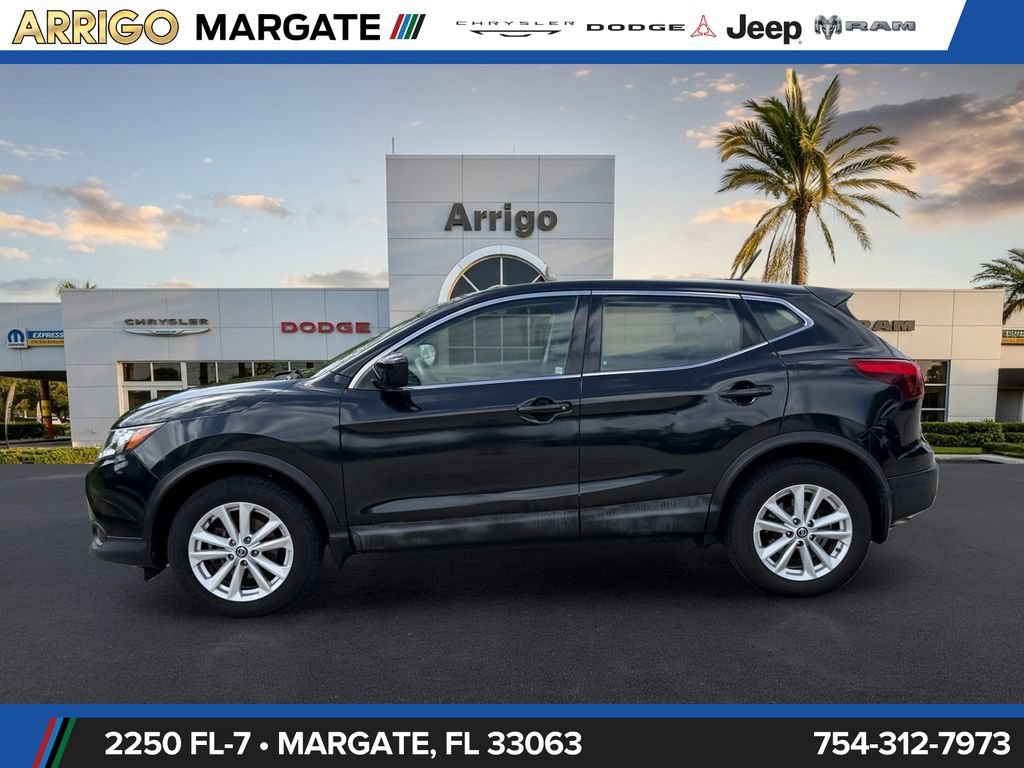 Used 2019 Nissan Rogue Sport S w/ Appearance Package FWD image 4