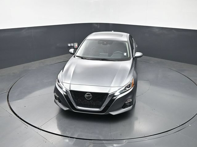 Used 2020 Nissan Altima 2.0 Platinum FWD image 18