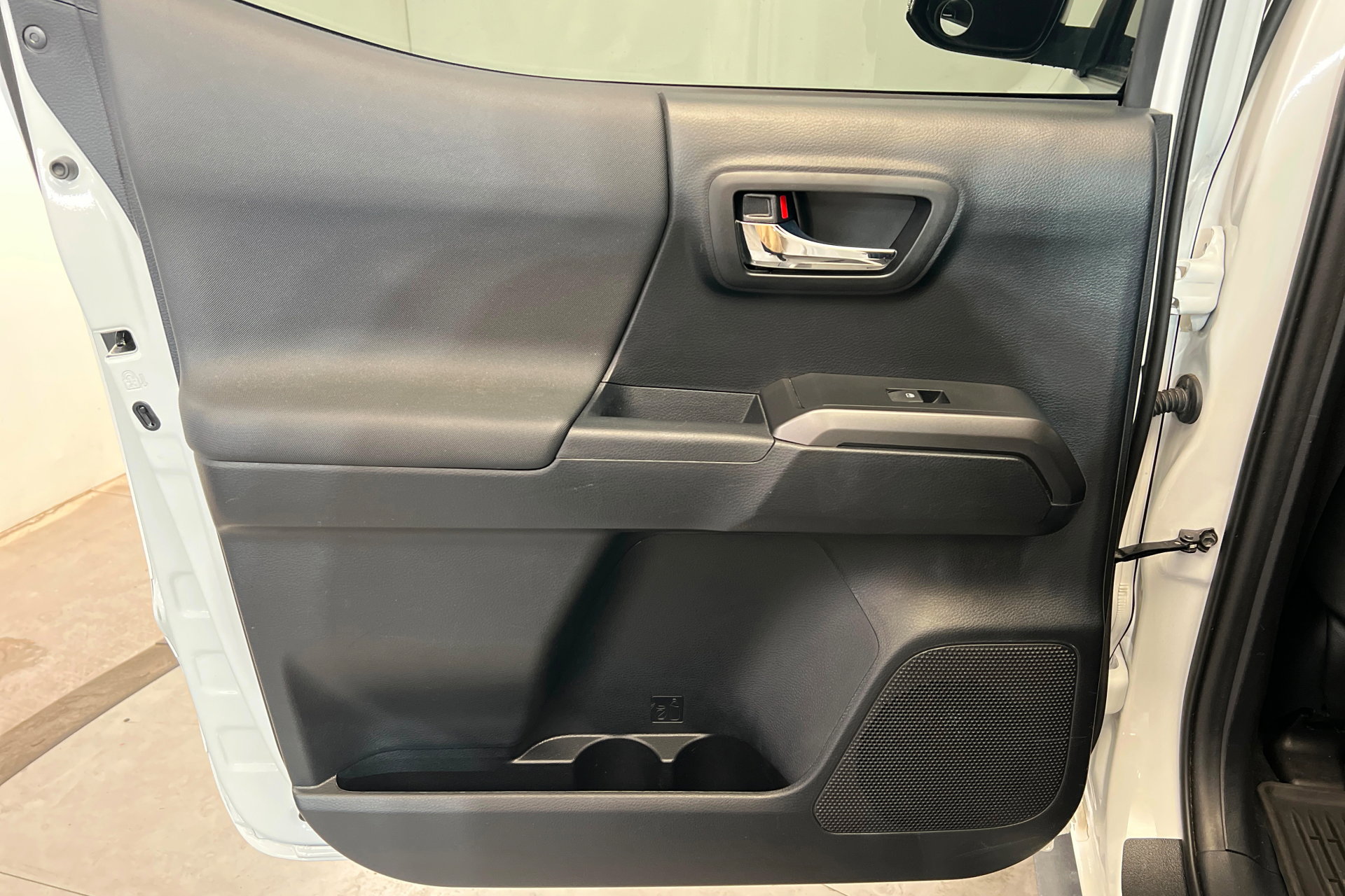 Used 2021 Toyota Tacoma TRD Sport w/ Technology Package image 19