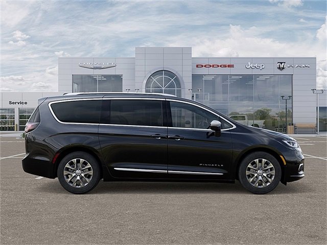 New 2026 Chrysler Pacifica Pinnacle image 21