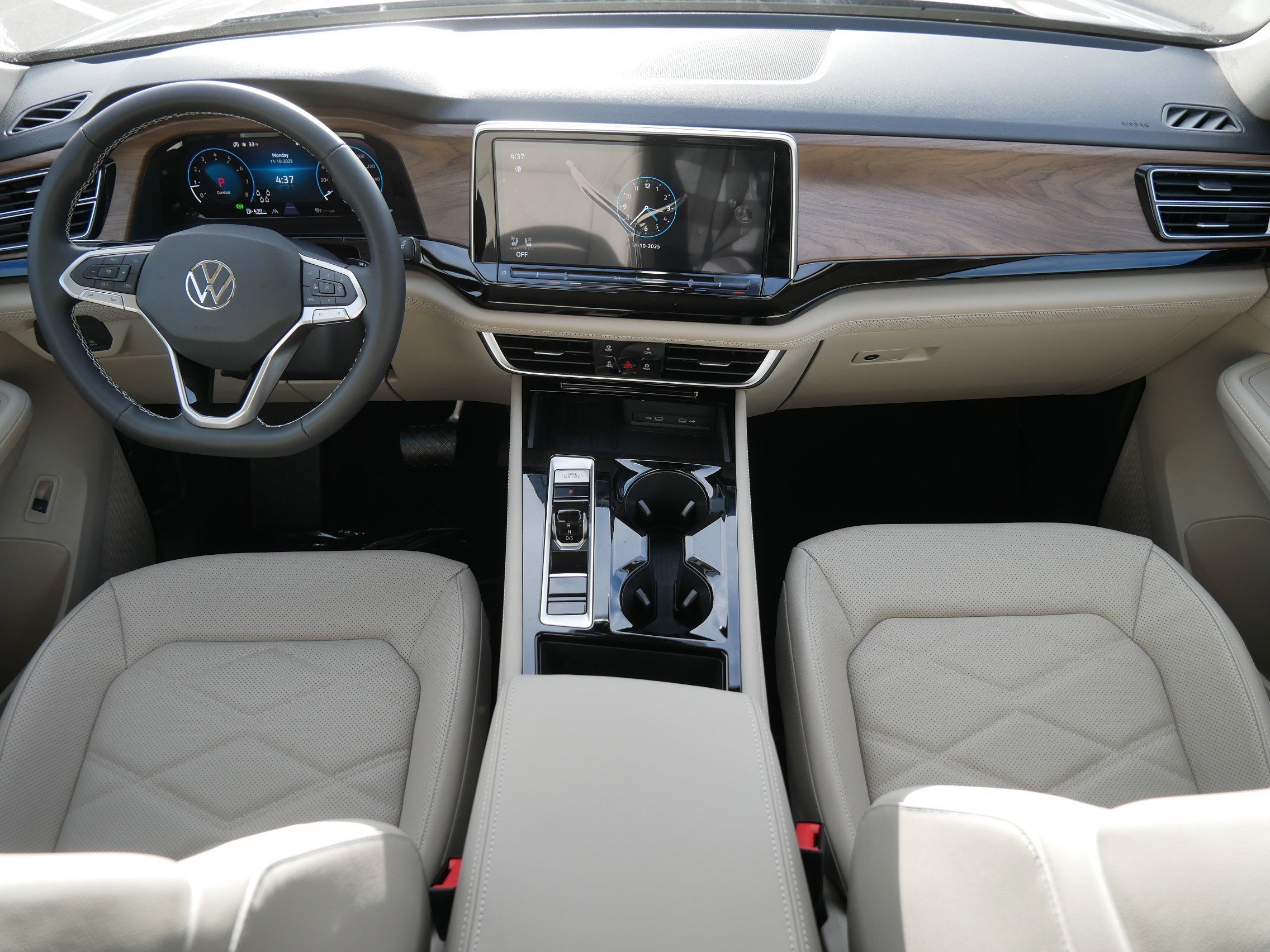 New 2026 Volkswagen Atlas SE image 9