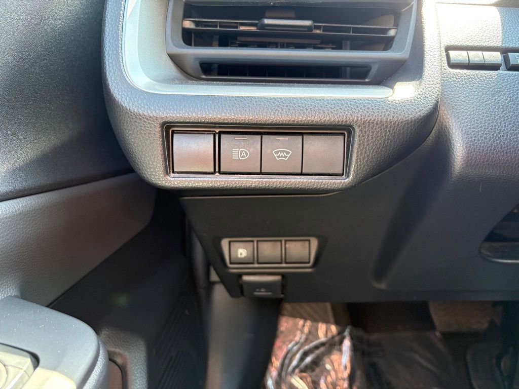 Used 2024 Toyota Prius LE FWD image 24