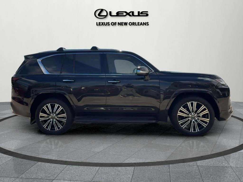 Used 2022 Lexus LX 600 4WD w/ Luxury Package image 9