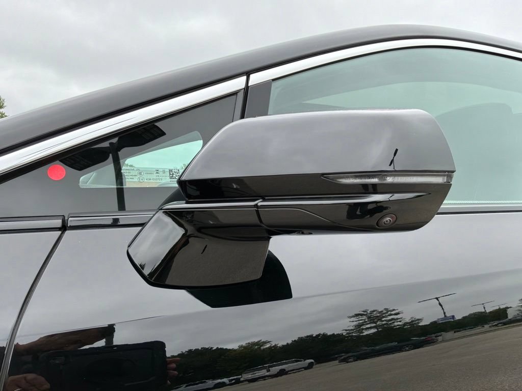 New 2027 Cadillac Optiq Luxury AWD/4WD image 14