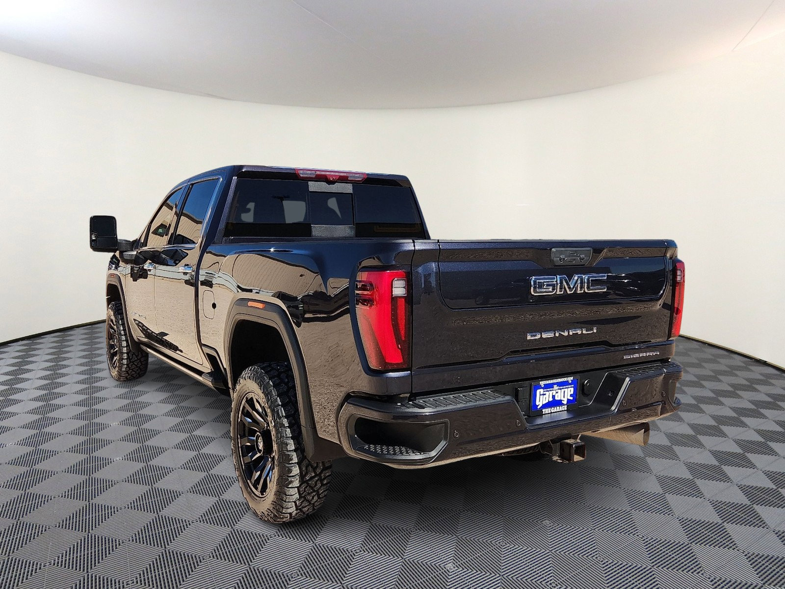 Used 2024 GMC Sierra 2500 Denali Ultimate w/ Max Trailering Package image 3