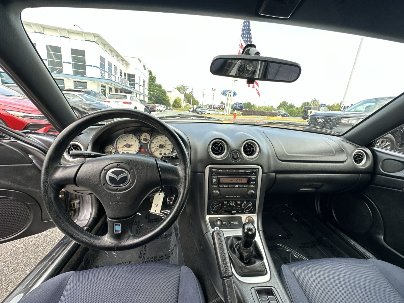 Used 2003 MAZDA MX-5 Miata RWD image 23