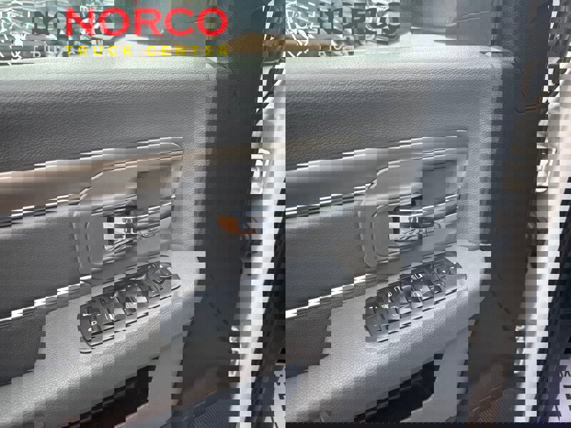 Used 2017 RAM 5500 SLT w/ Quick Order Package 29G SLT image 21