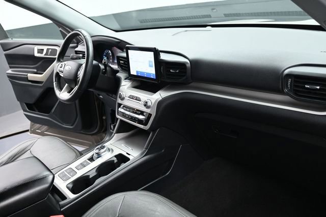 Used 2021 Ford Explorer XLT RWD image 36
