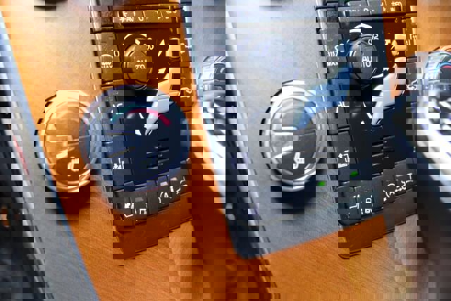 Used 2016 Volvo S60 T5 Inscription Platinum image 21