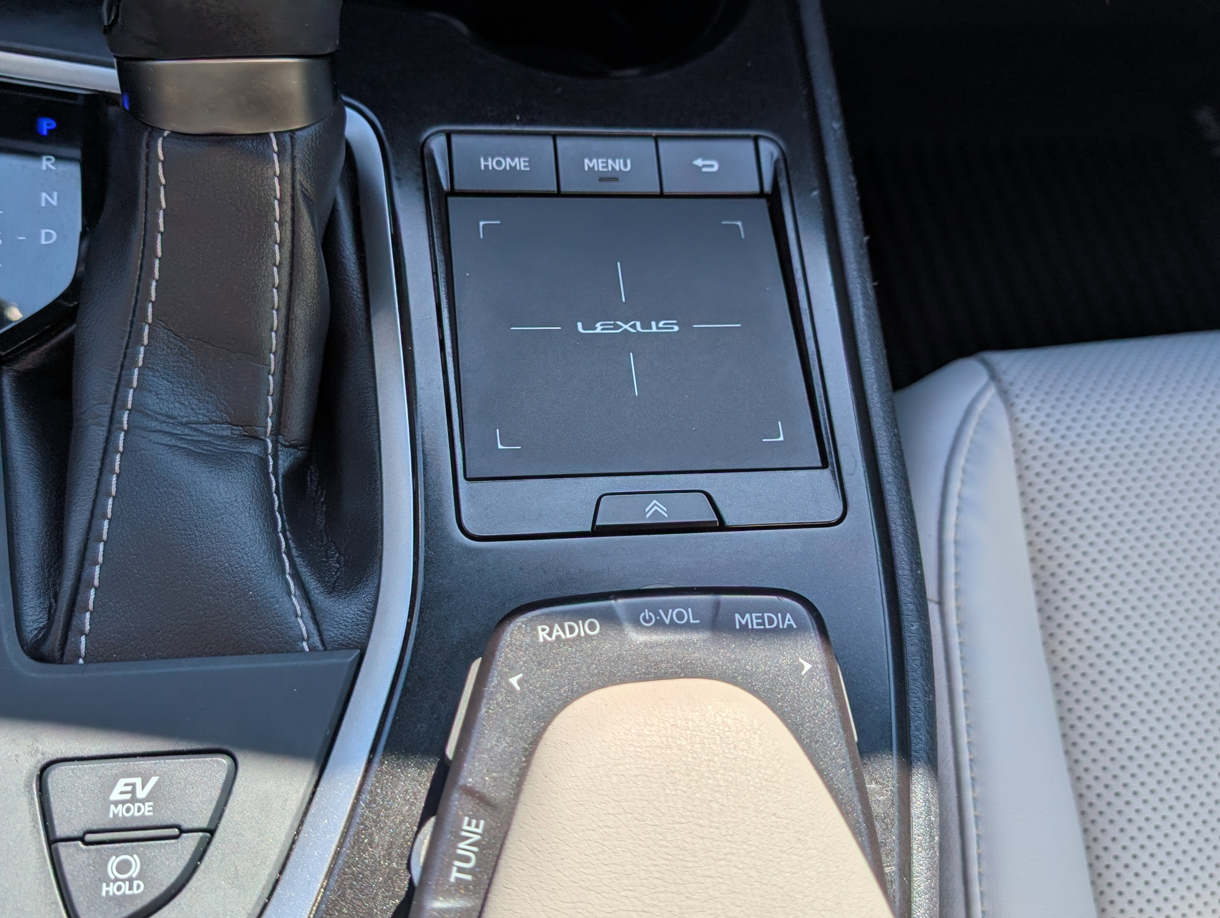 Used 2020 Lexus UX 250h w/ Premium Package image 24