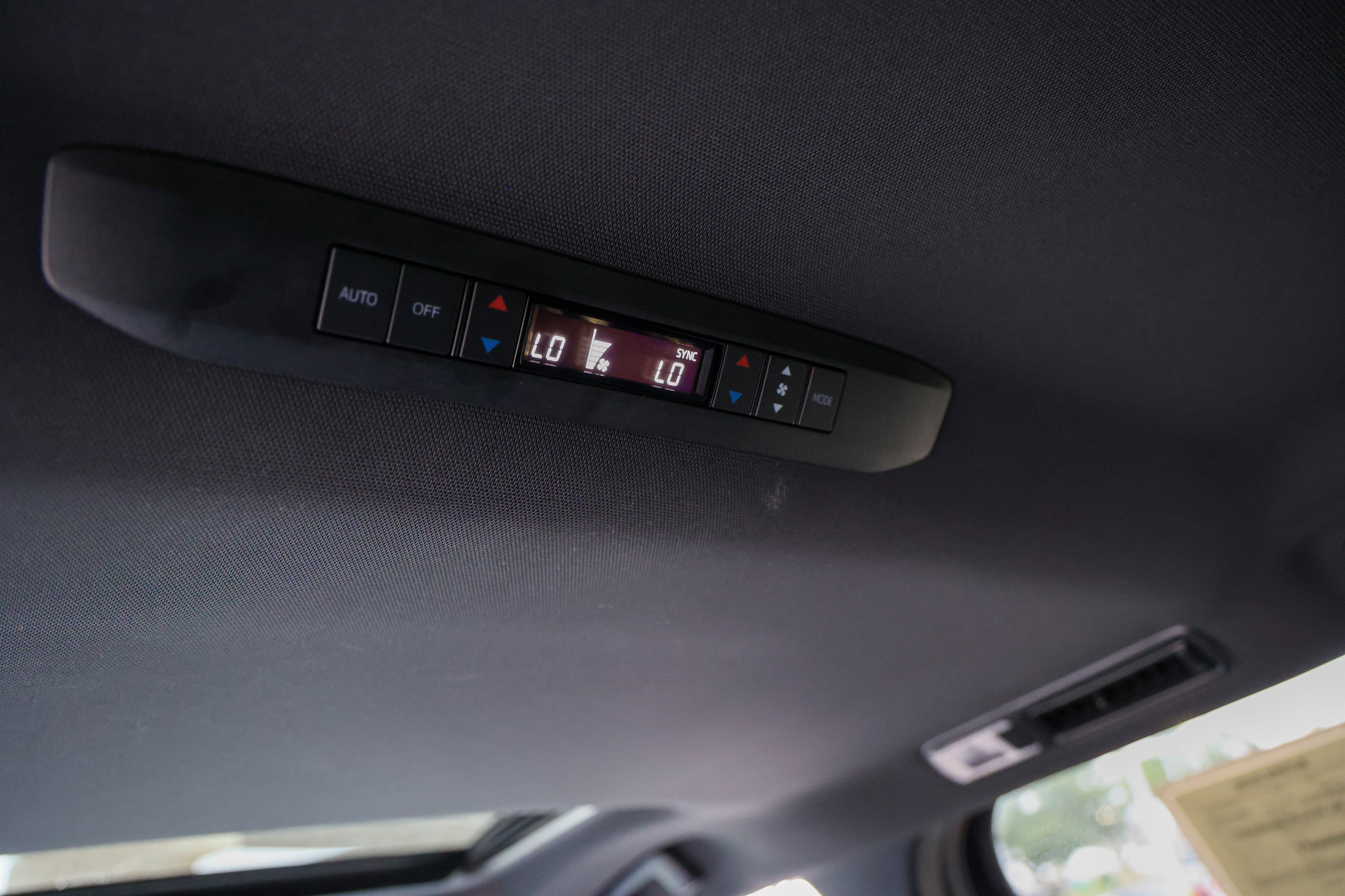 Used 2025 Toyota Sienna XSE w/ XSE Plus Package FWD image 48