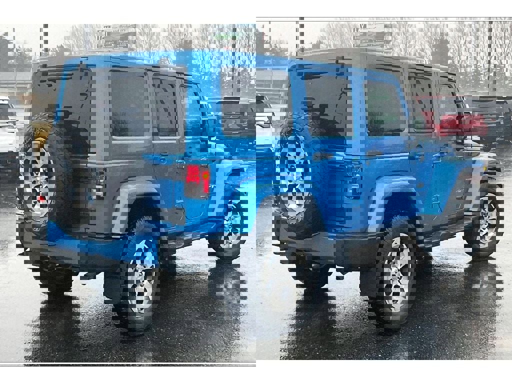 Used 2016 Jeep Wrangler Unlimited Sahara w/ Connectivity Group image 14