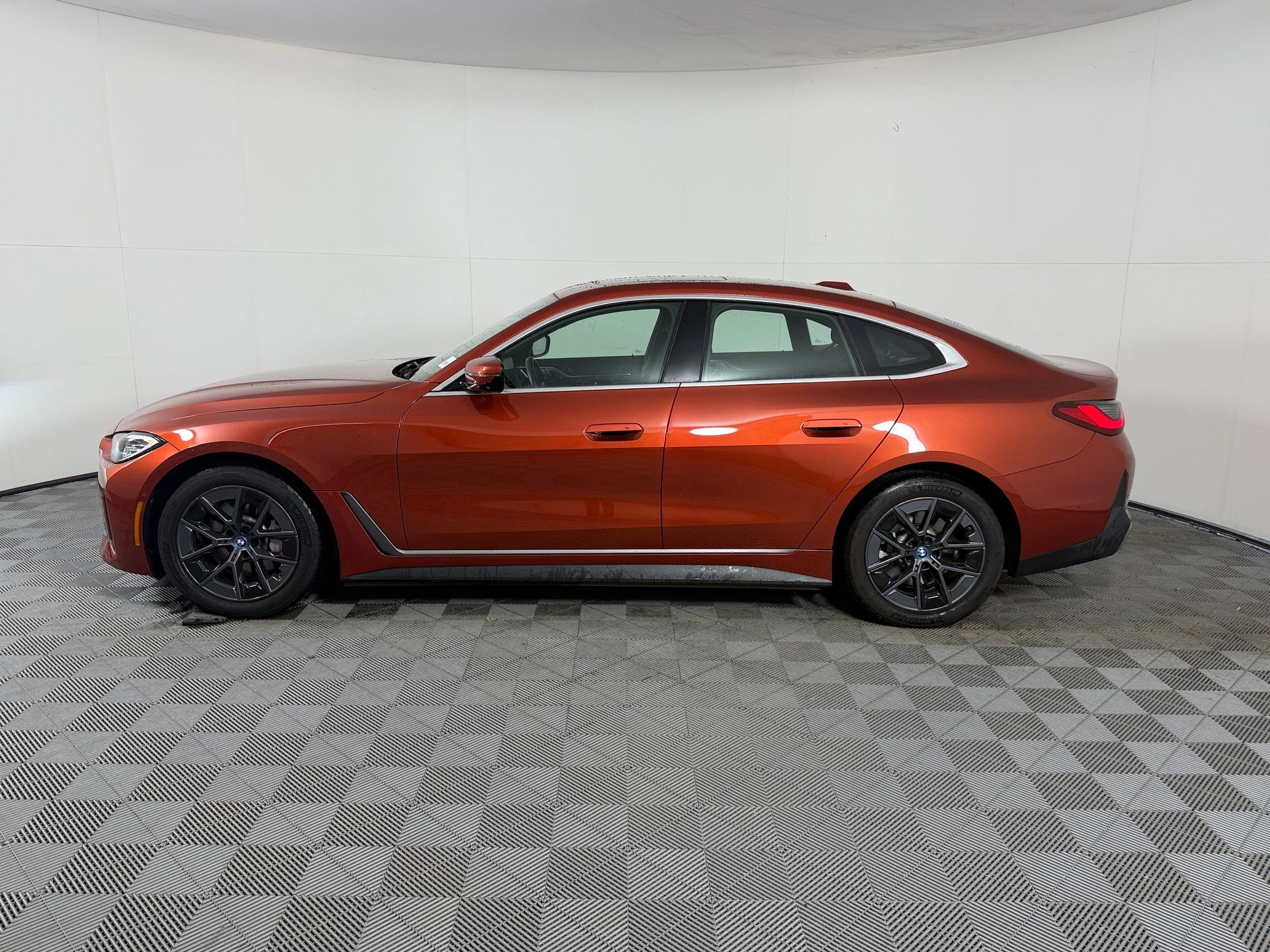 Certified 2023 BMW i4 eDrive40 w/ Premium Package RWD image 2