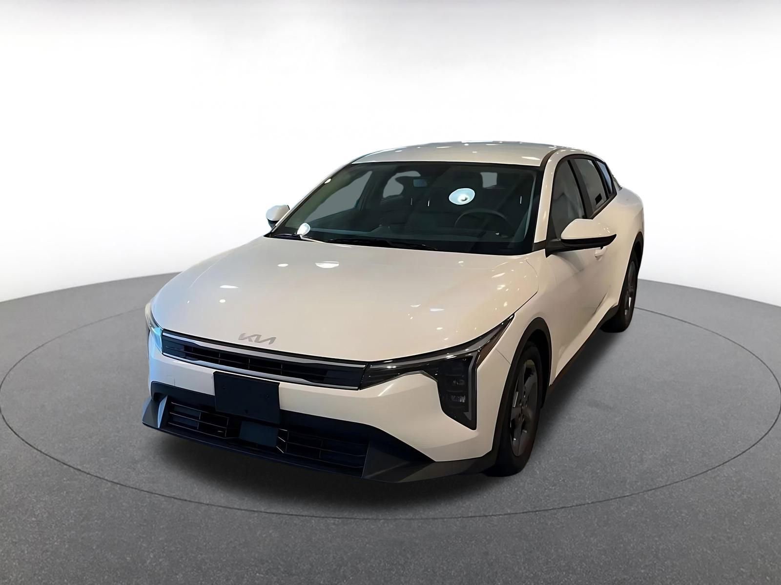 Used 2025 Kia K4 LXS image 7