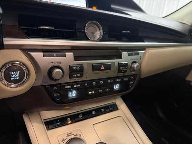 Used 2018 Lexus ES 350 w/ Luxury Package w/Wood Trim FWD image 33