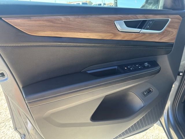 Used 2024 Volkswagen Atlas SE image 25