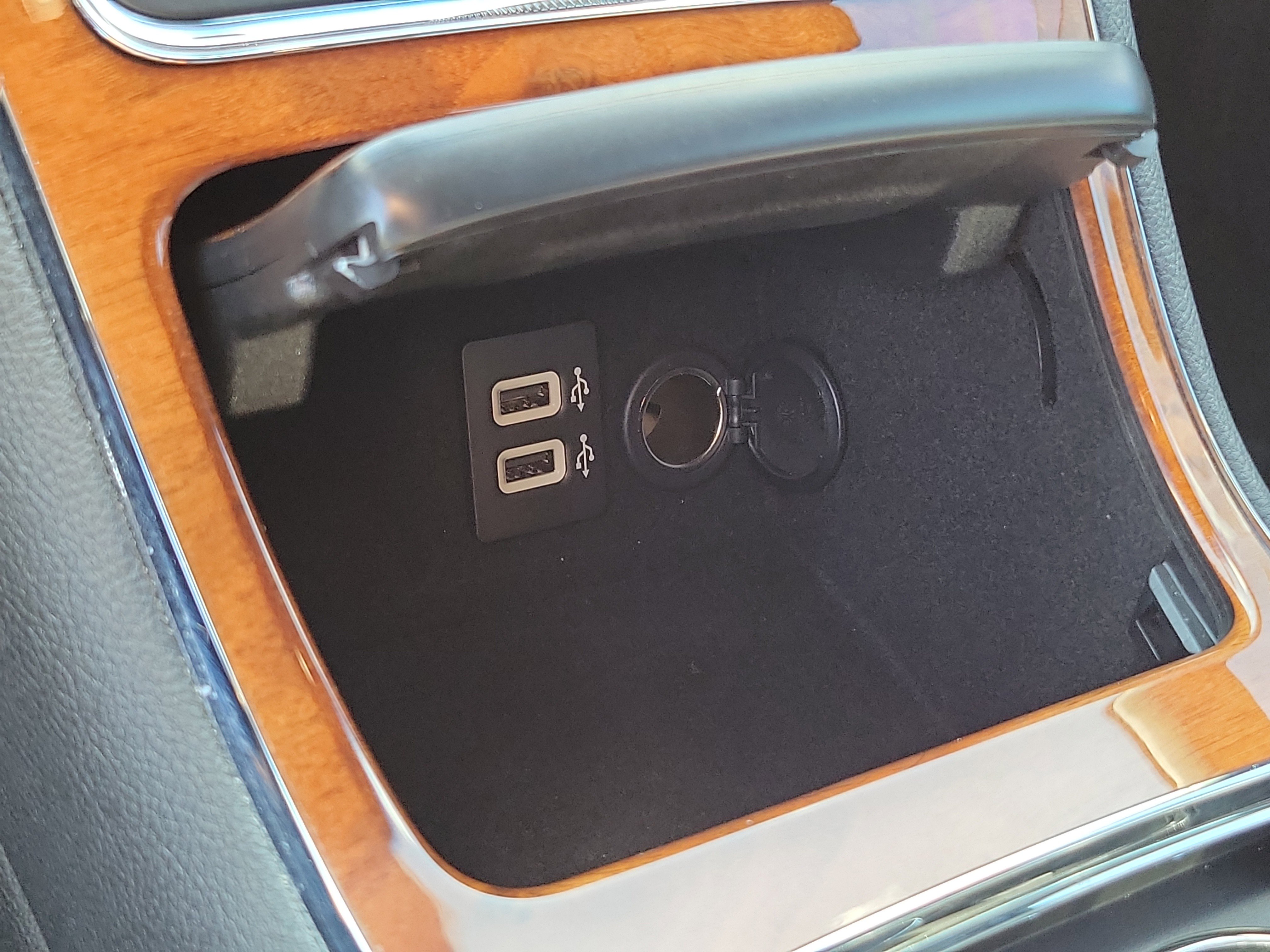 Used 2020 Lincoln Continental w/ Premium Package FWD image 28