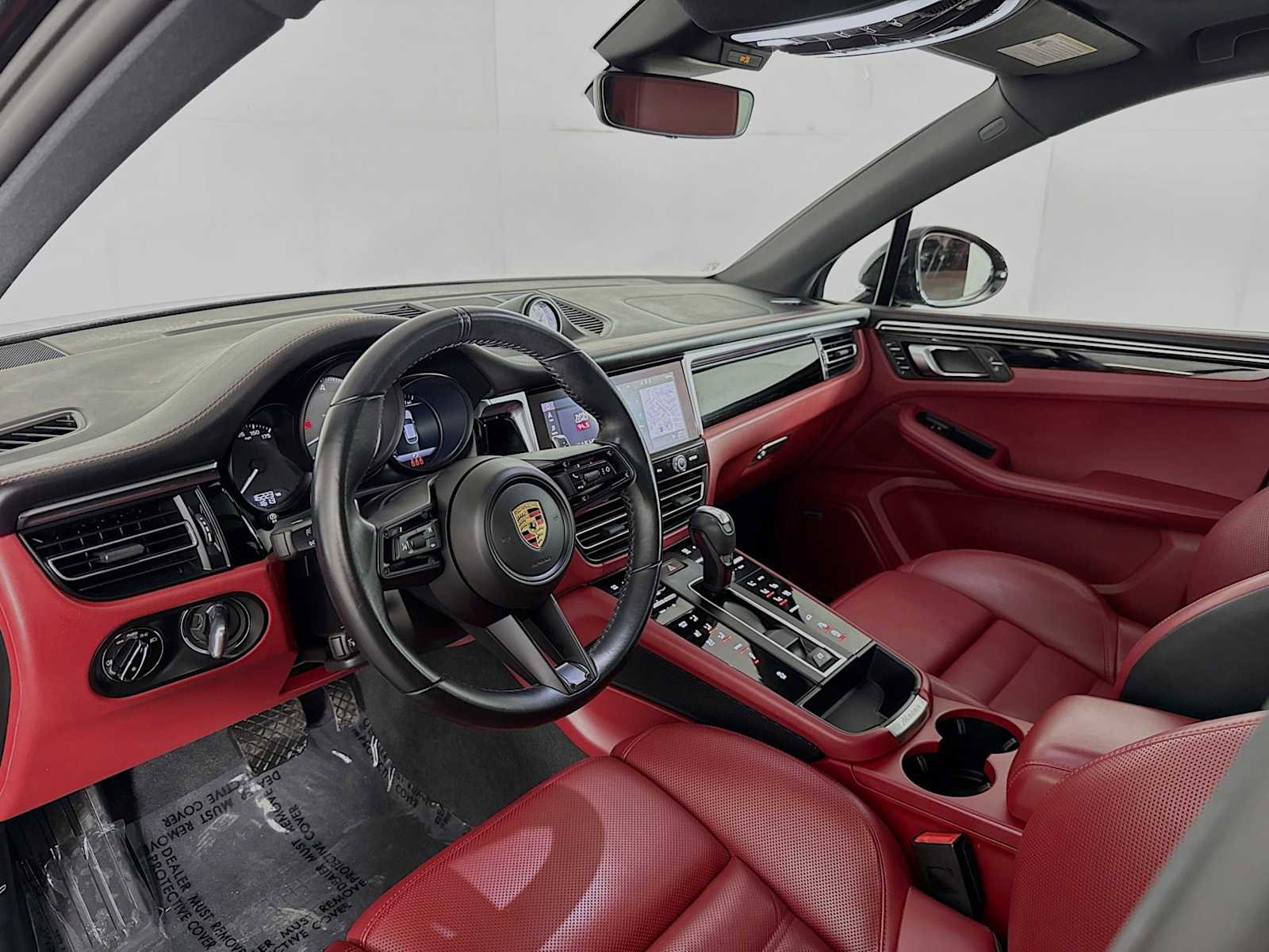 Used 2024 Porsche Macan S image 9