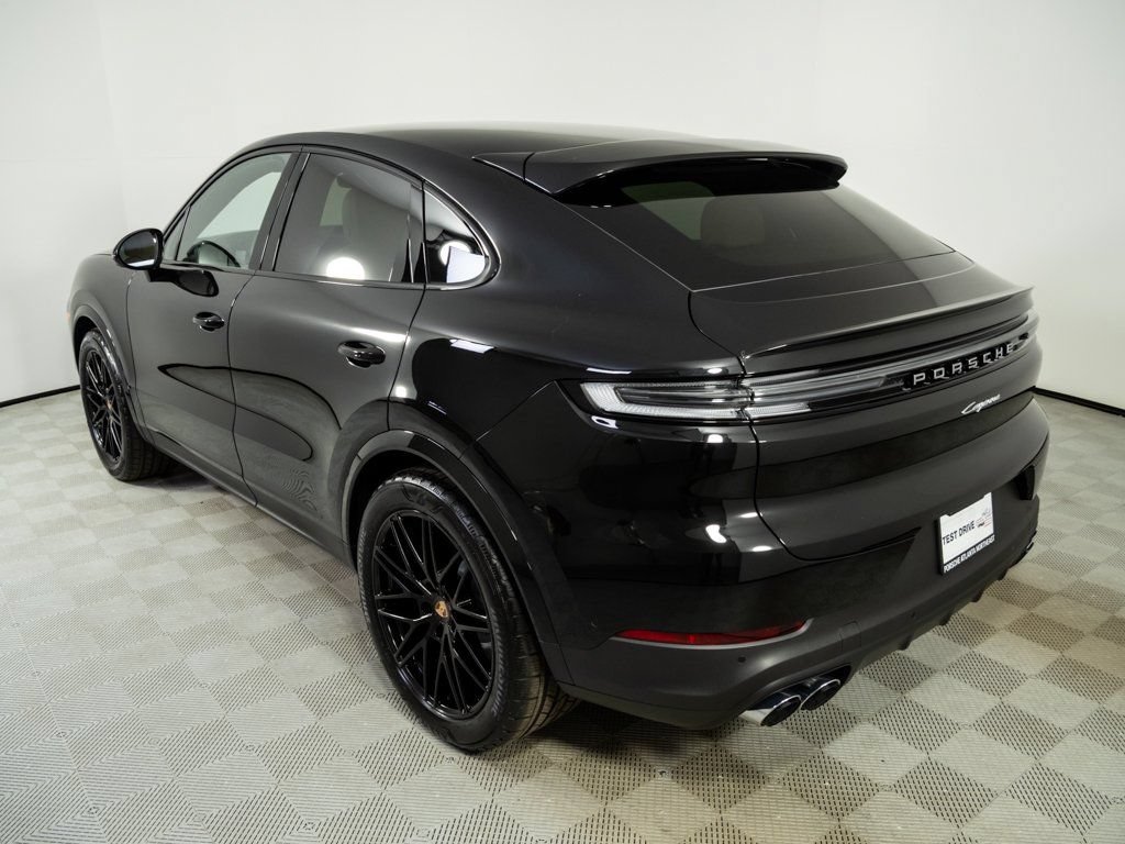 Certified 2026 Porsche Cayenne Coupe AWD/4WD image 3