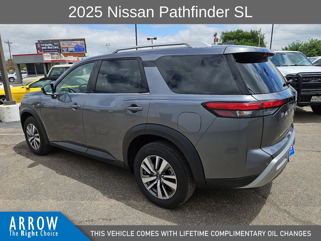 Used 2025 Nissan Pathfinder SL AWD/4WD image 8