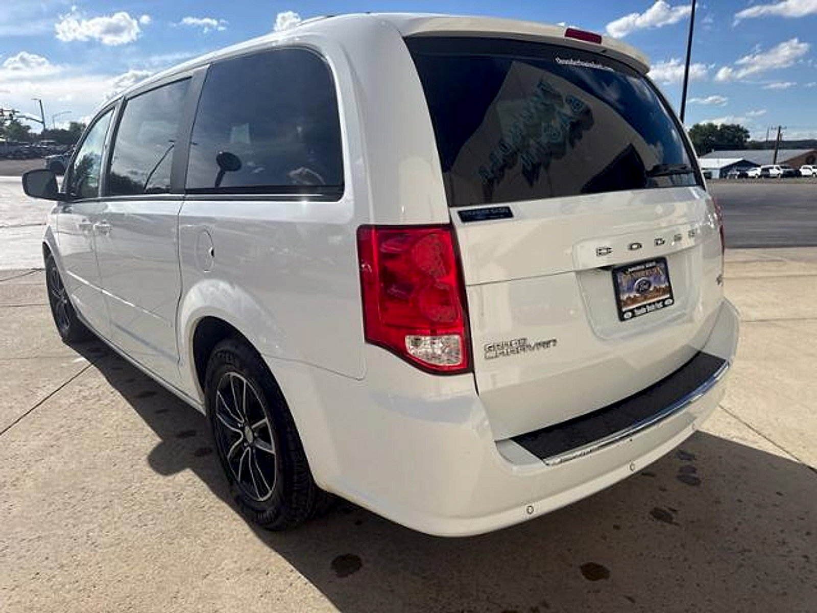 Used 2015 Dodge Grand Caravan R/T w/ Safety Sphere Group FWD image 8