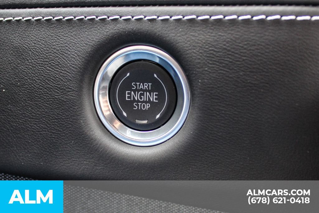 Used 2026 Cadillac Escalade Platinum Sport w/ LPO, Floor Liner Package AWD/4WD image 29