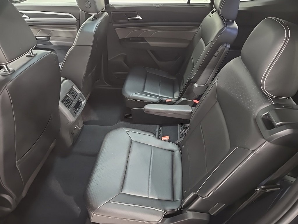 Used 2021 Volkswagen Atlas SEL R-Line image 19