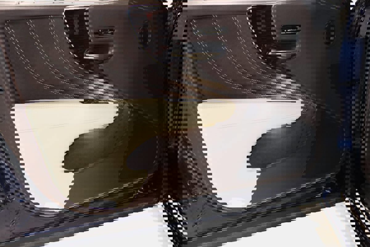 Used 2019 Lexus LS 500 AWD image 33