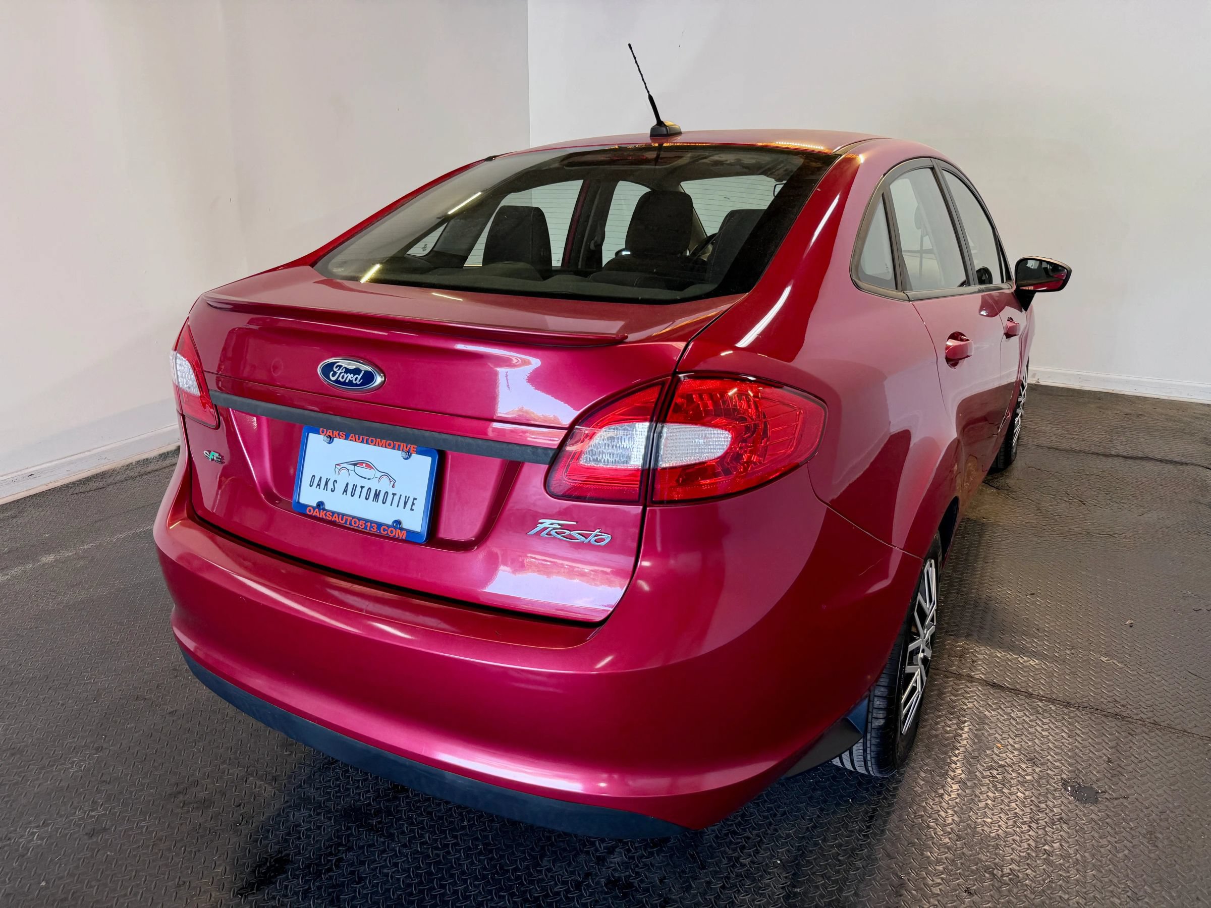 Used 2012 Ford Fiesta SE w/ Super Fuel Economy Pkg FWD image 7