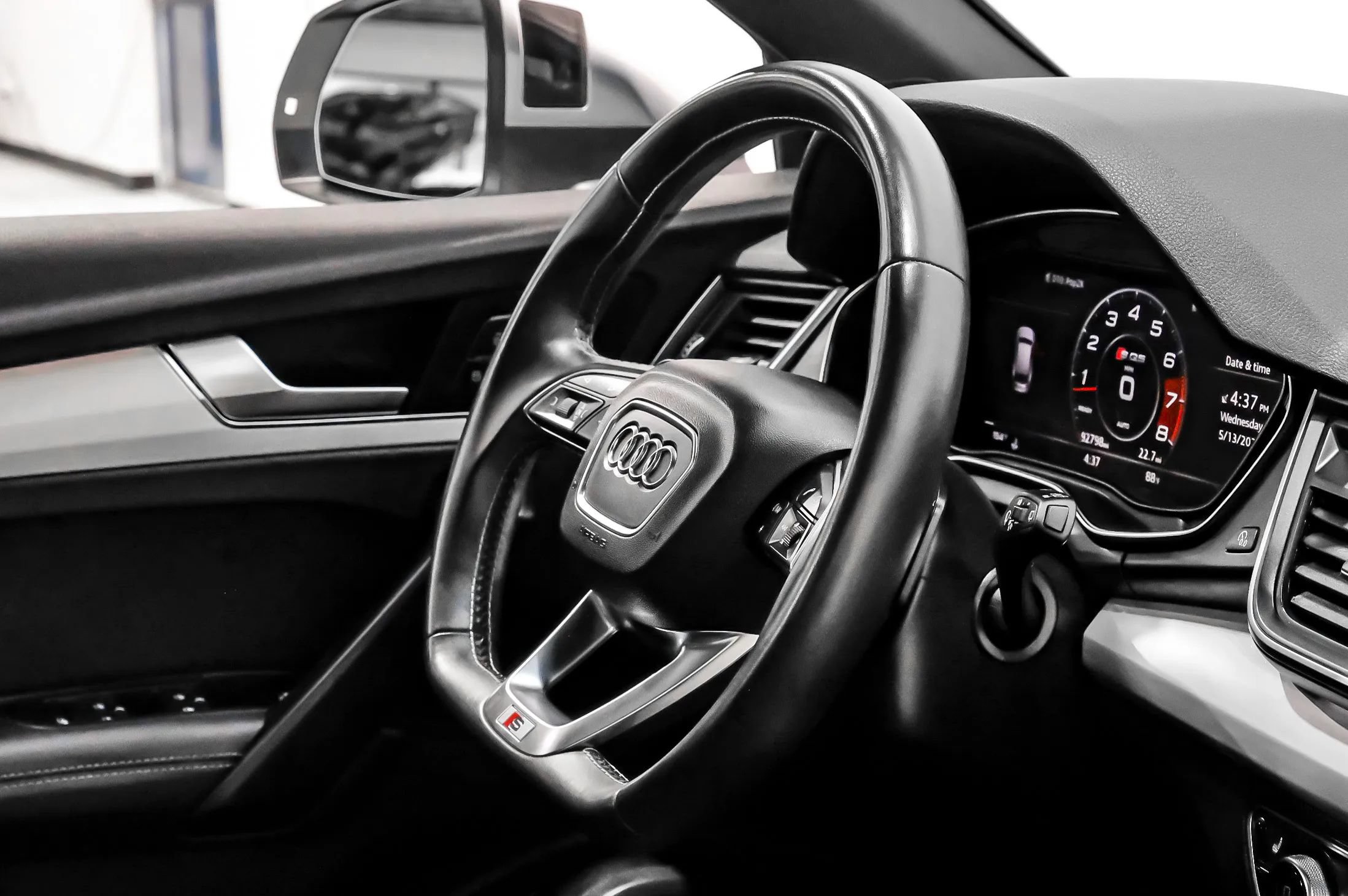 Used 2018 Audi SQ5 Prestige w/ Prestige Package AWD/4WD image 18