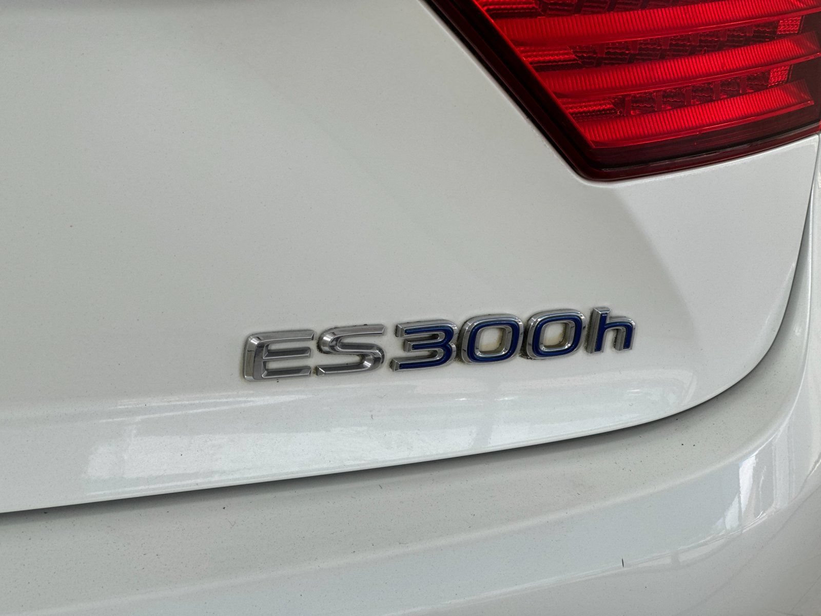 Used 2013 Lexus ES 300h w/ Premium Pkg FWD image 26