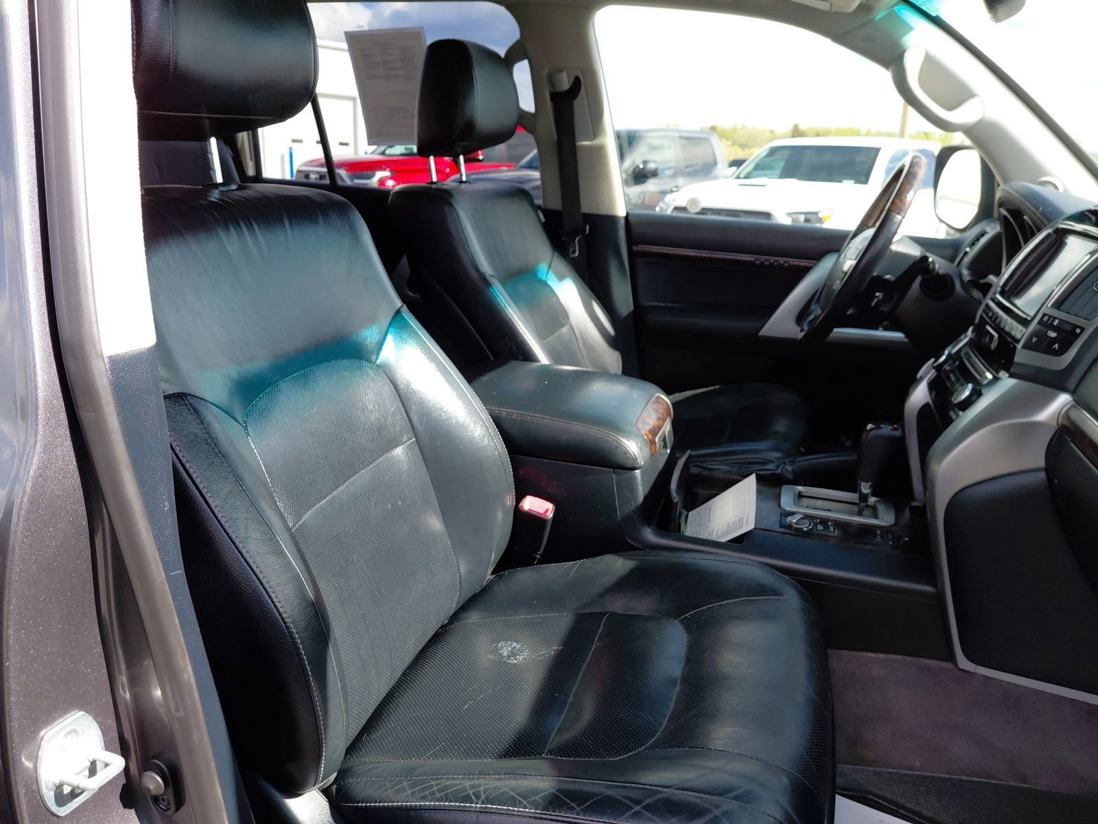 Used 2013 Toyota Land Cruiser image 31