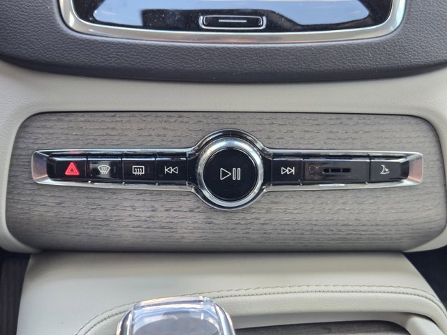 Used 2025 Volvo XC90 T8 Ultra w/ Protection Package Premier image 19