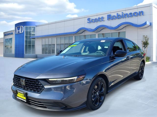 Certified 2025 Honda Accord SE image 2