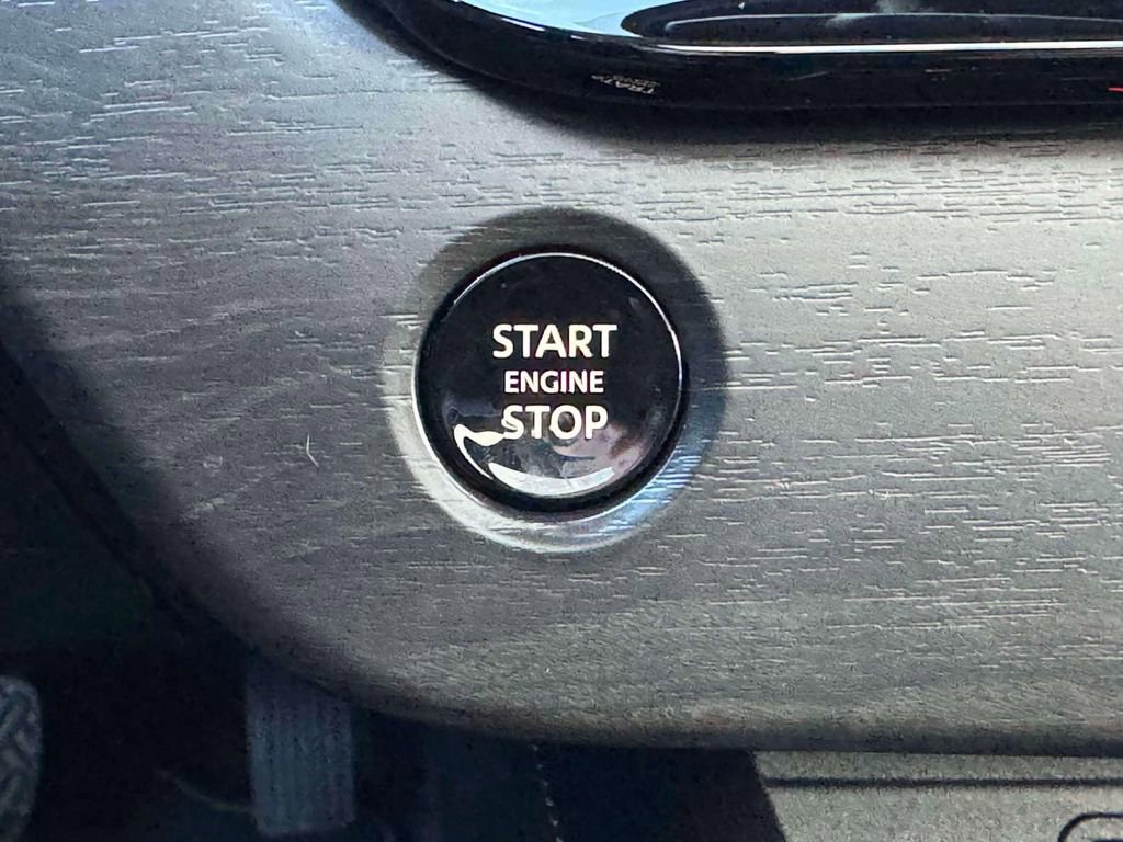 Certified 2025 Nissan Murano SL AWD/4WD image 28