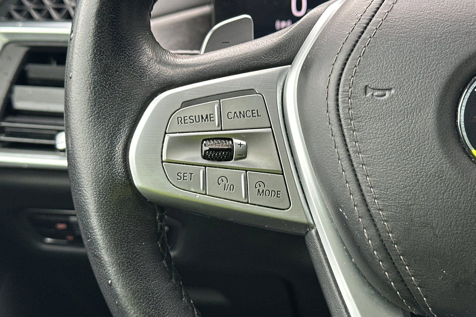 Used 2023 BMW X7 xDrive40i image 31