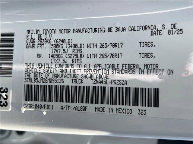 Certified 2025 Toyota Tacoma TRD Off-Road image 27