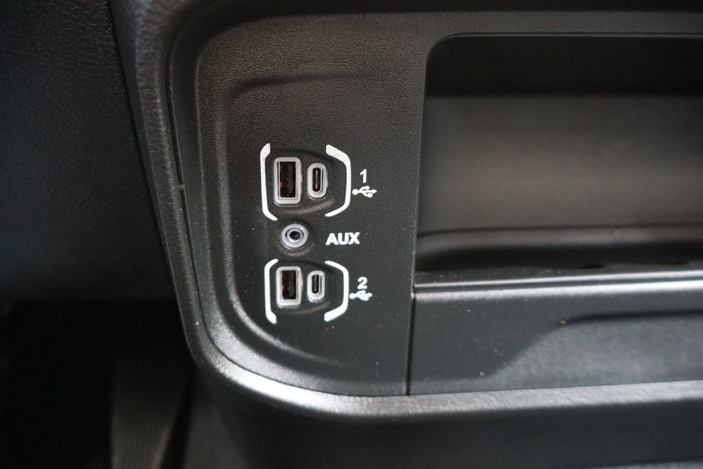 Used 2025 RAM 3500 Big Horn image 32