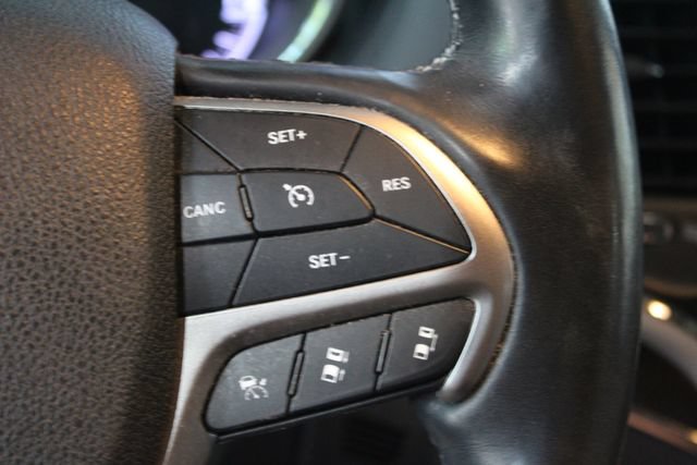 Used 2018 Jeep Grand Cherokee Limited AWD/4WD image 17
