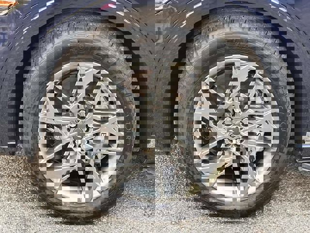 Used 2025 Genesis GV70 2.5T image 12