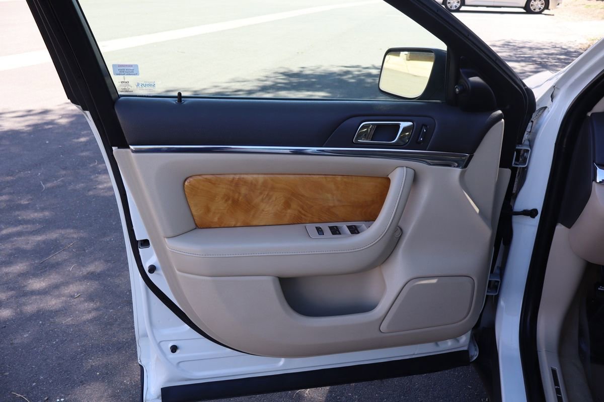 Used 2012 Lincoln MKS AWD image 23