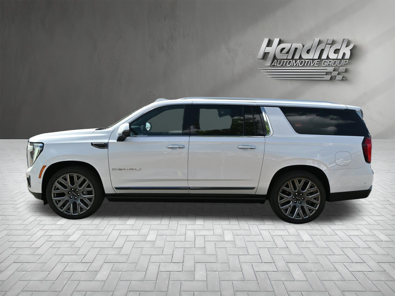 Used 2025 GMC Yukon XL Denali Ultimate image 9