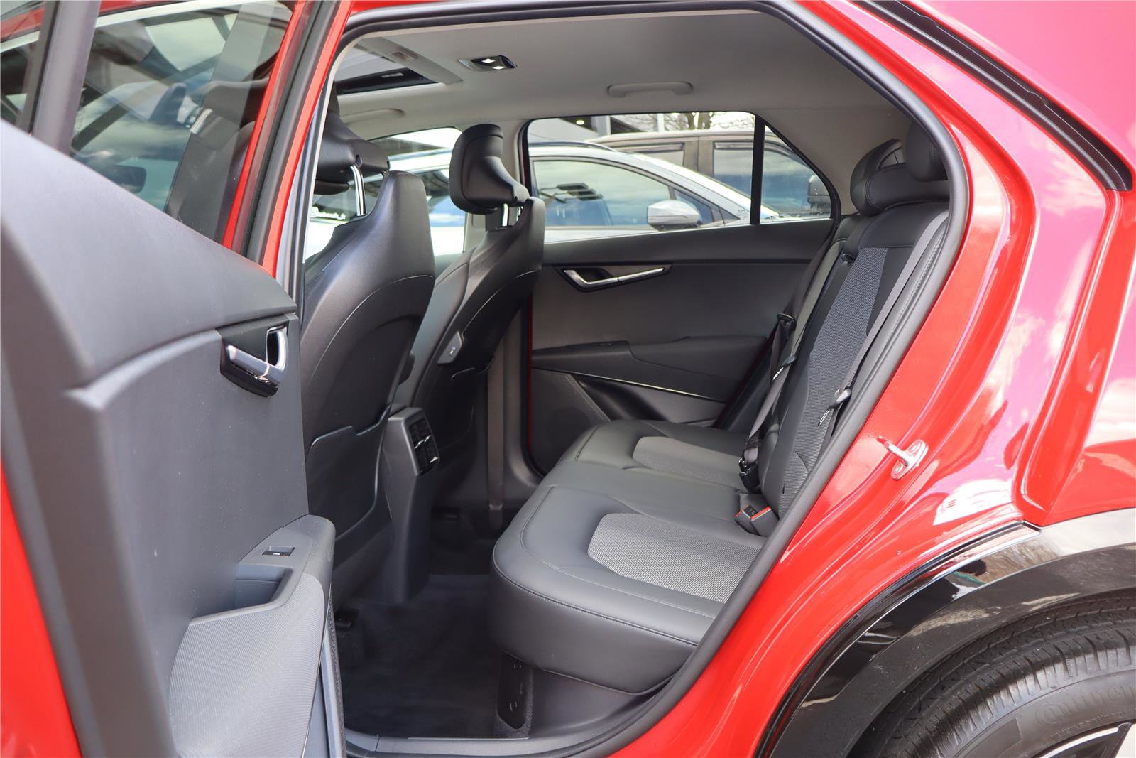 Certified 2025 Kia Niro EX Touring image 25