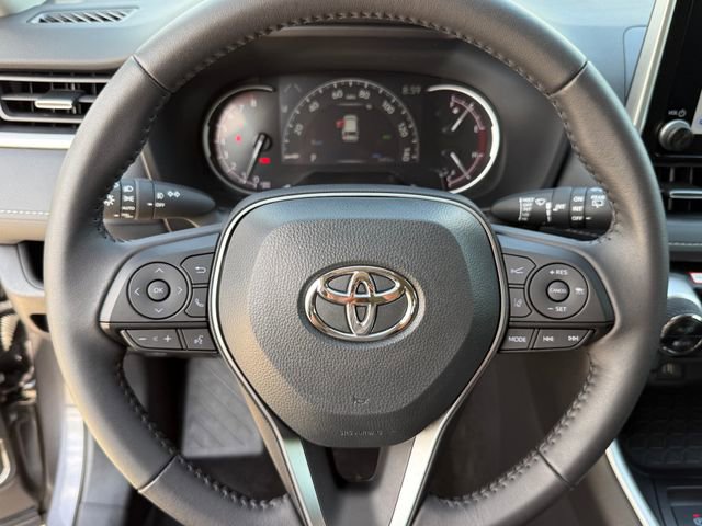 Used 2025 Toyota RAV4 XLE Premium image 15