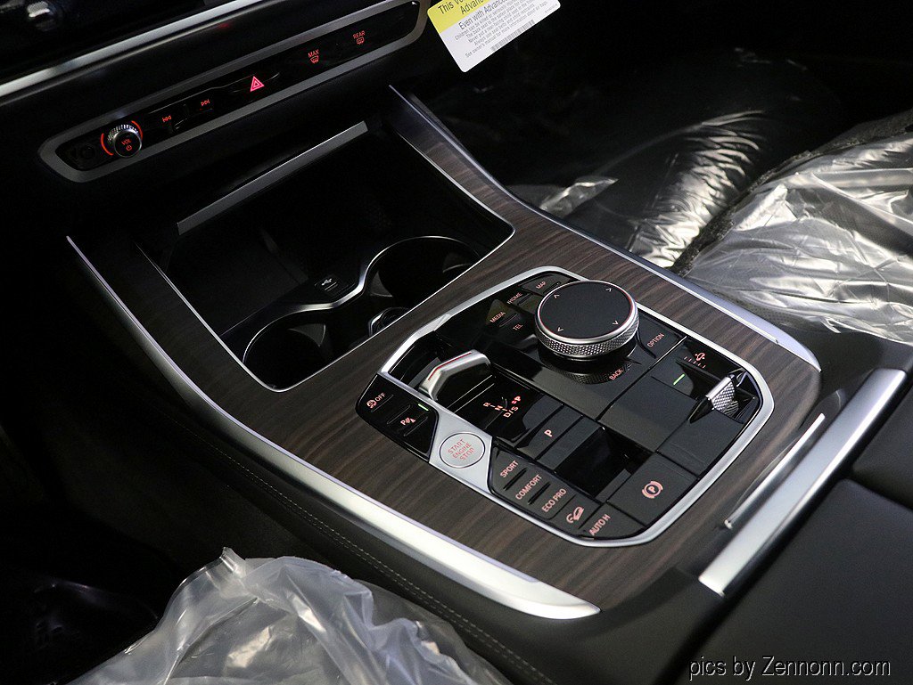 Used 2026 BMW X7 xDrive40i w/ M Sport Package image 26