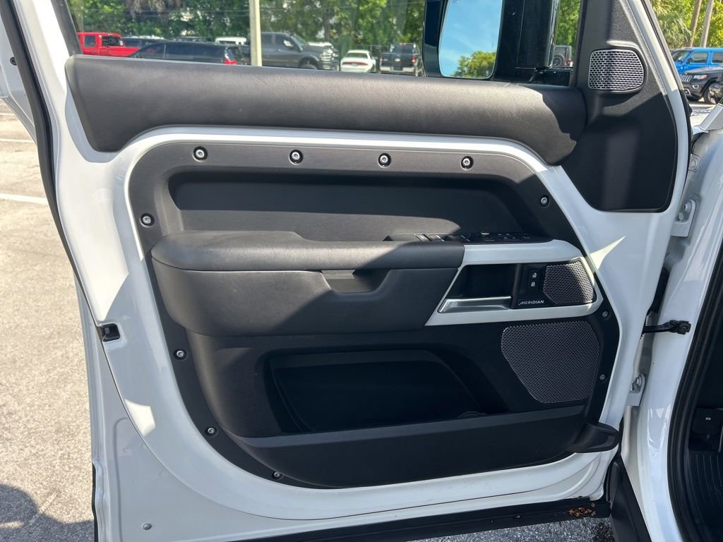 Used 2020 Land Rover Defender 110 HSE image 35