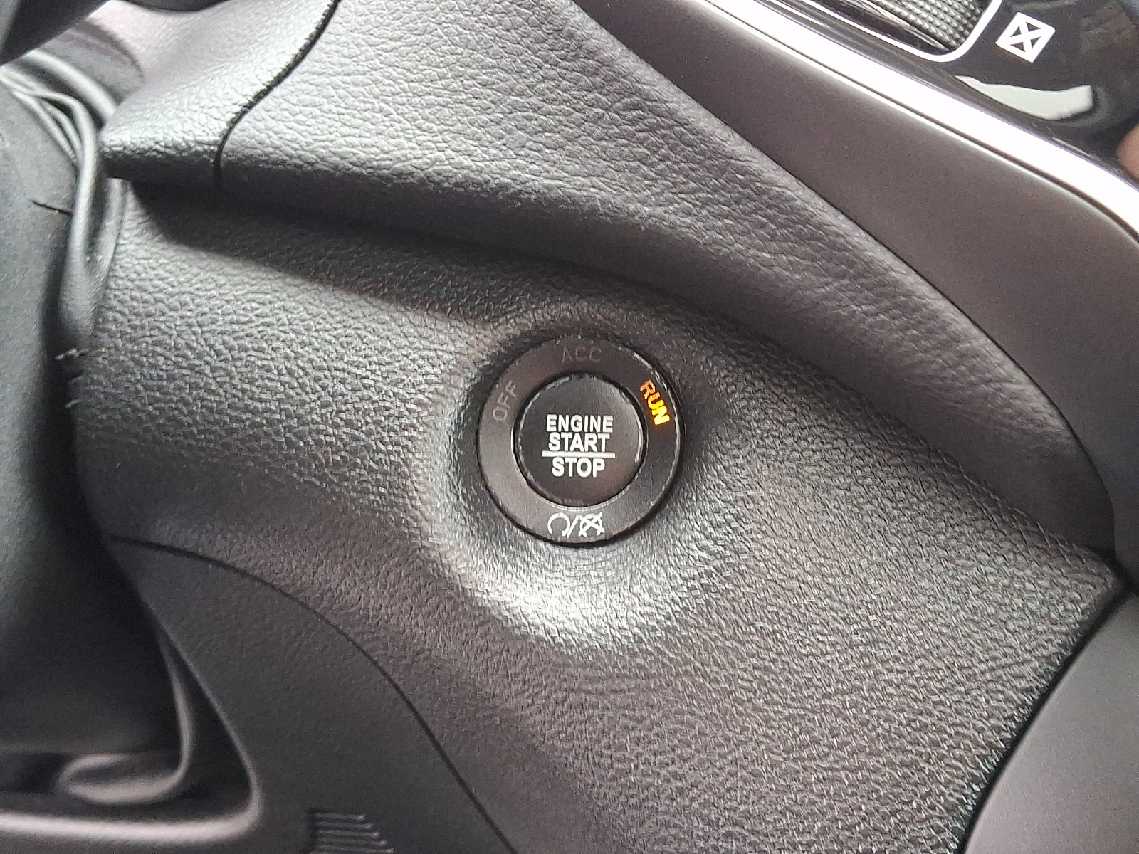 Used 2019 Jeep Cherokee Limited image 27