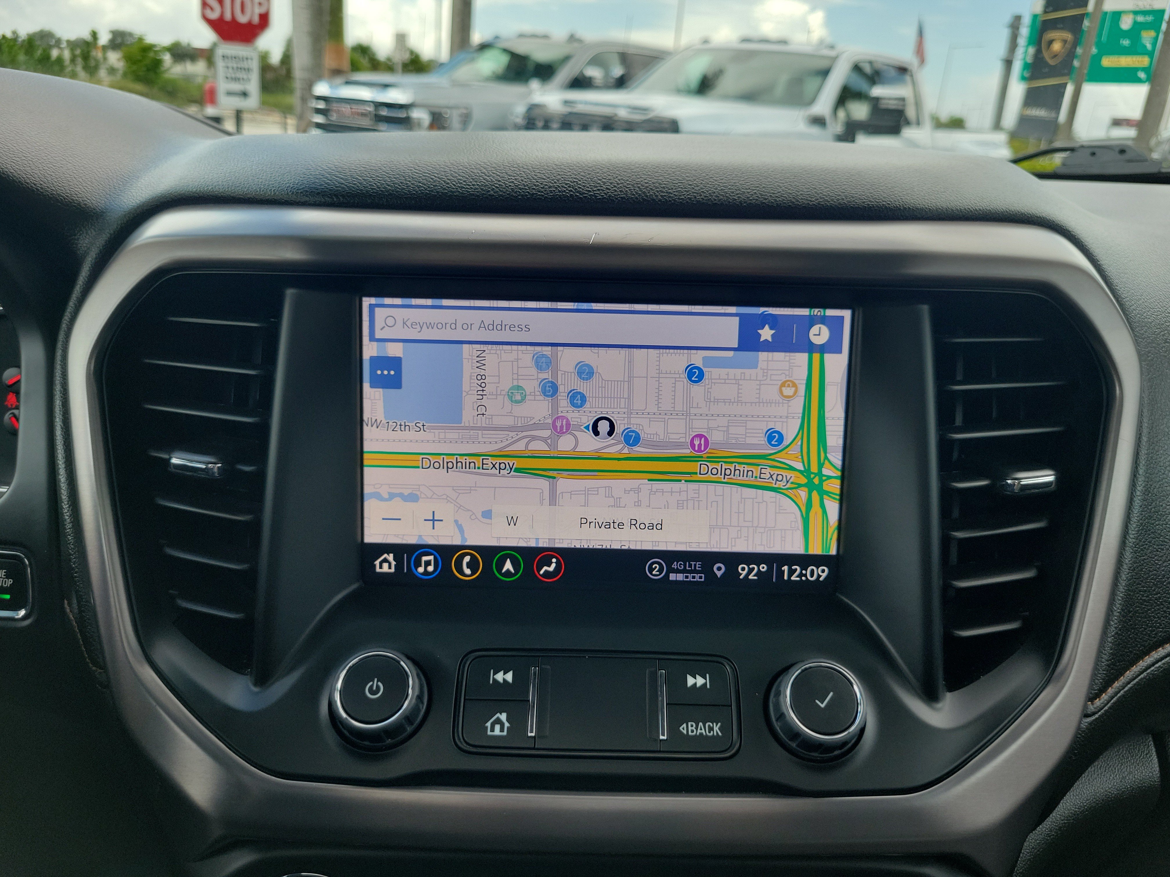 Used 2023 GMC Acadia AT4 w/ Technology Package AWD/4WD image 10
