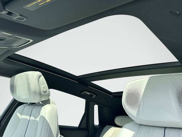 Certified 2024 Cadillac Lyriq Luxury RWD image 15