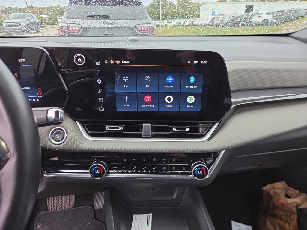 Used 2025 Chevrolet Equinox LT w/ Convenience Package II AWD/4WD image 8